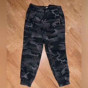 ARITZIA CAMO JOGGERS
